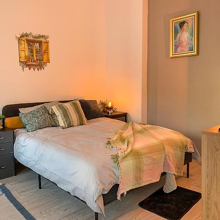 Central Tiny Houses Bucarest Esterno foto