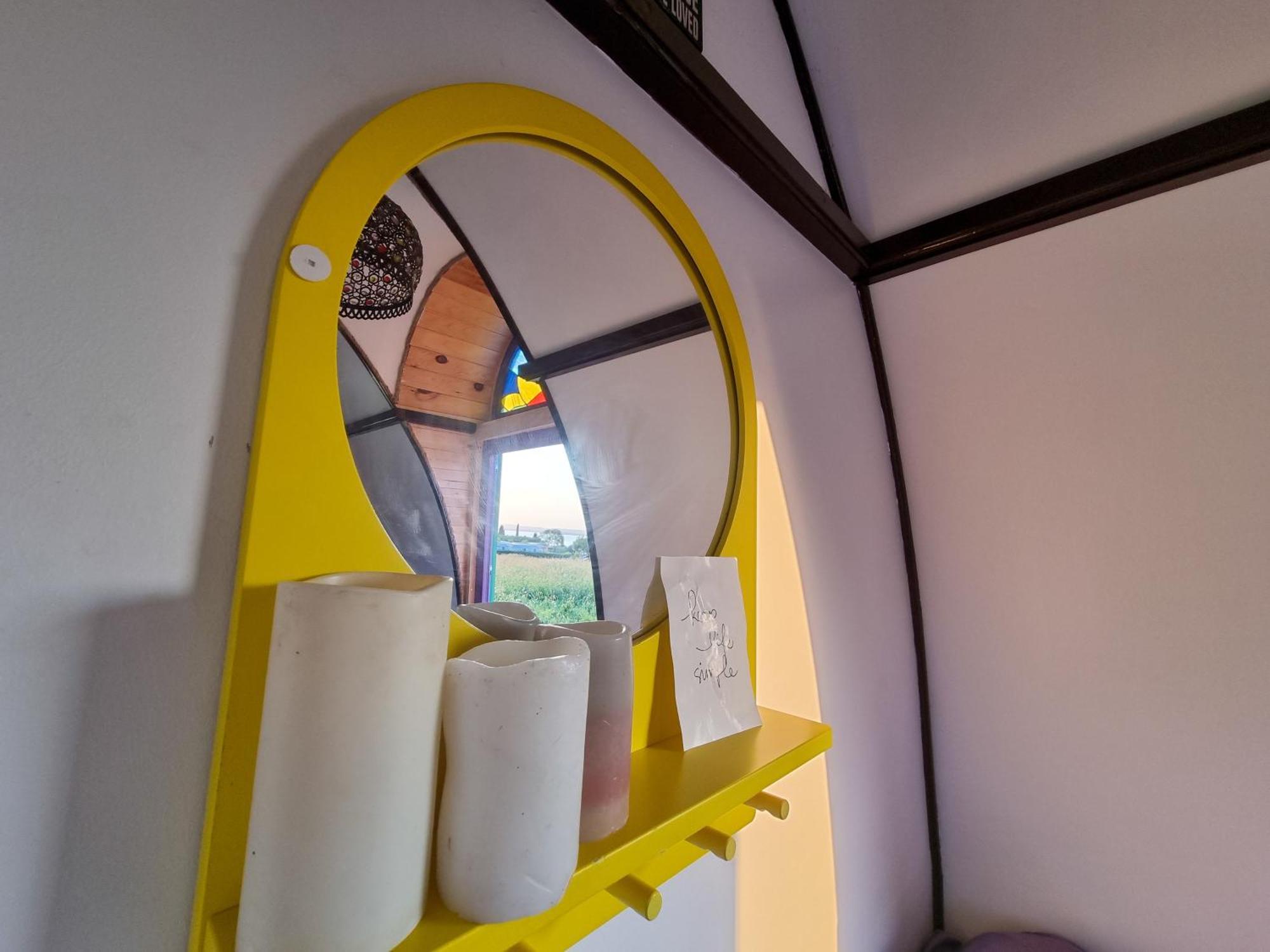 Central Tiny Houses Bucarest Esterno foto