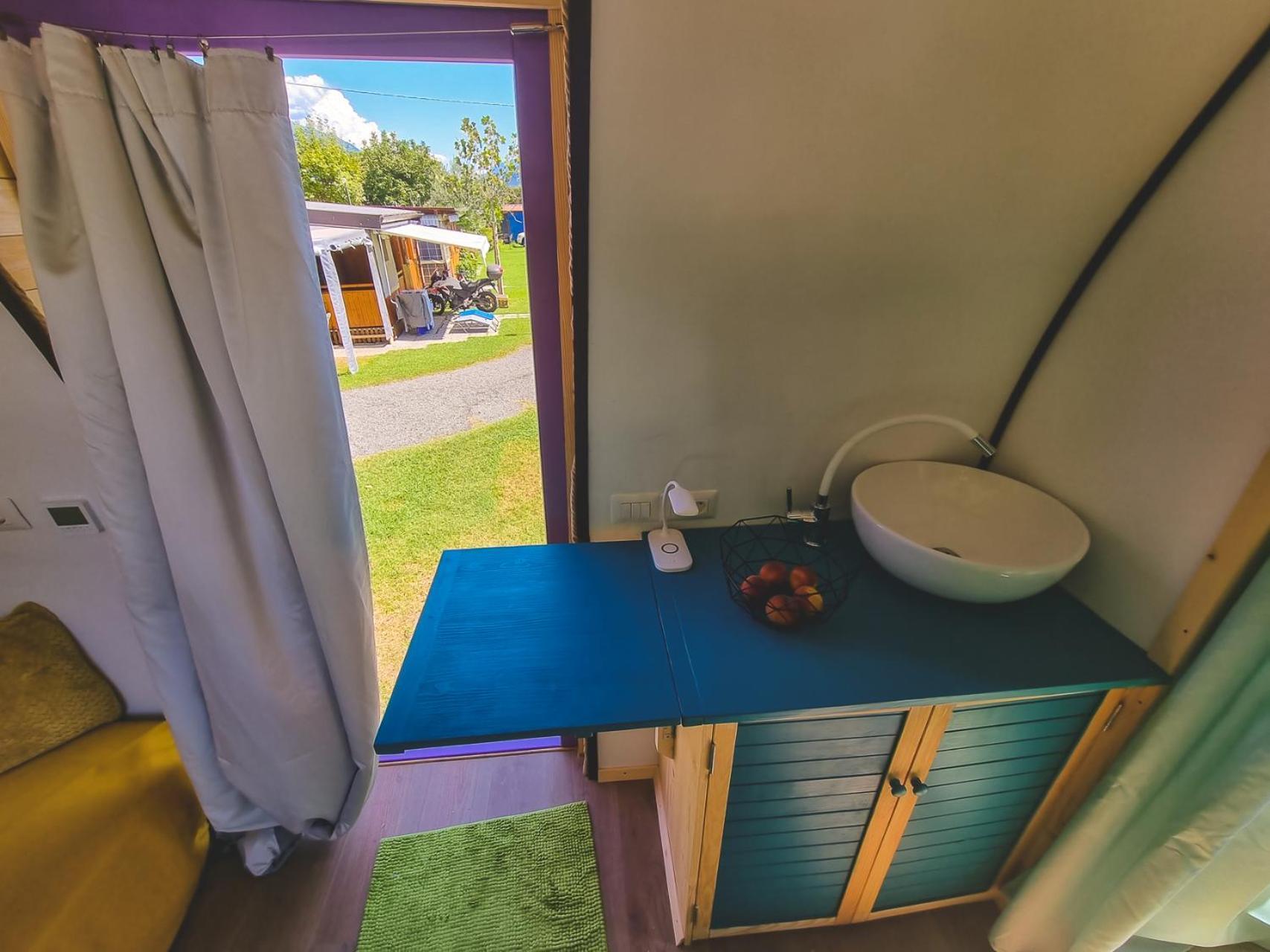 Central Tiny Houses Bucarest Esterno foto