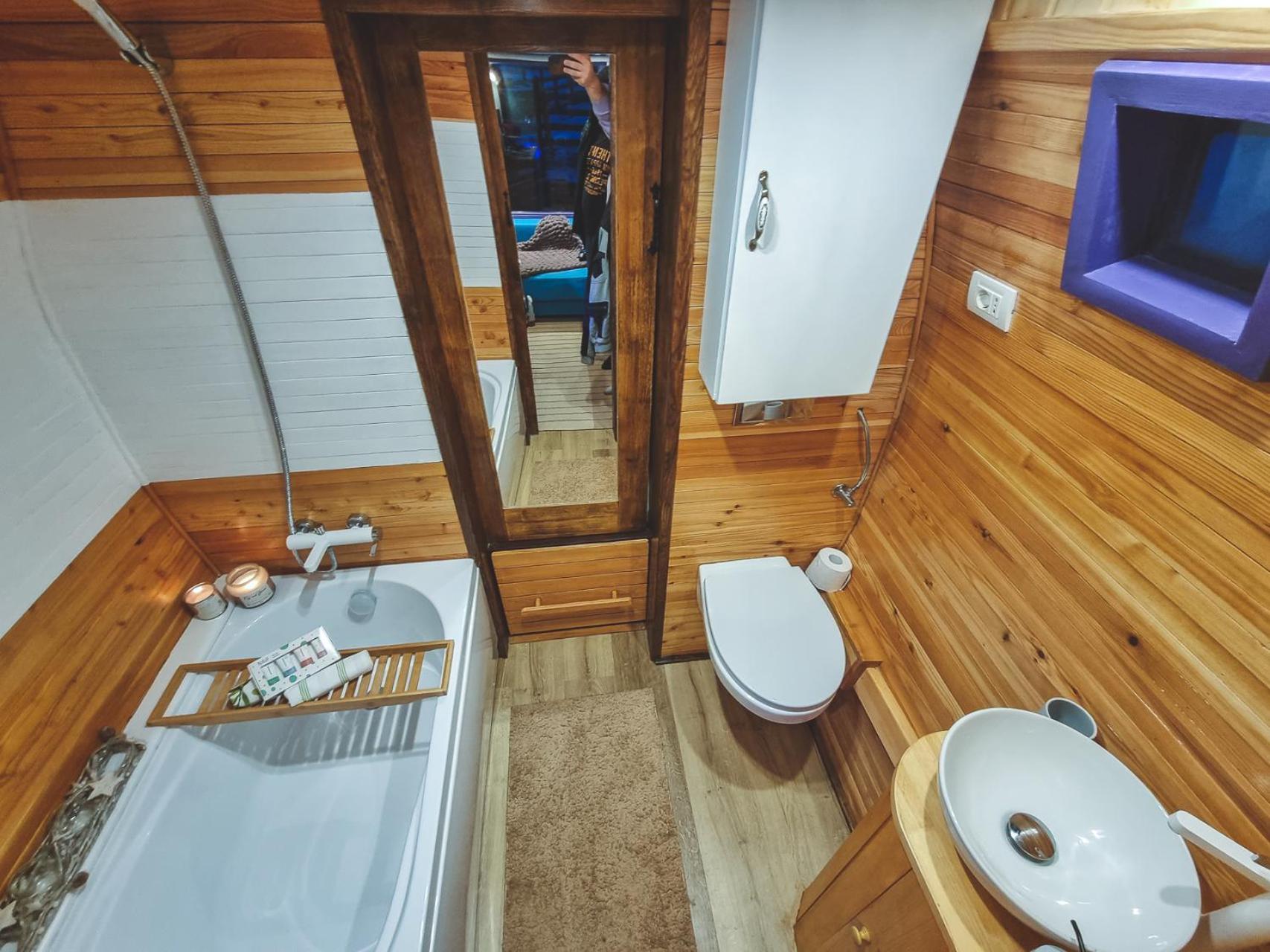 Central Tiny Houses Bucarest Esterno foto